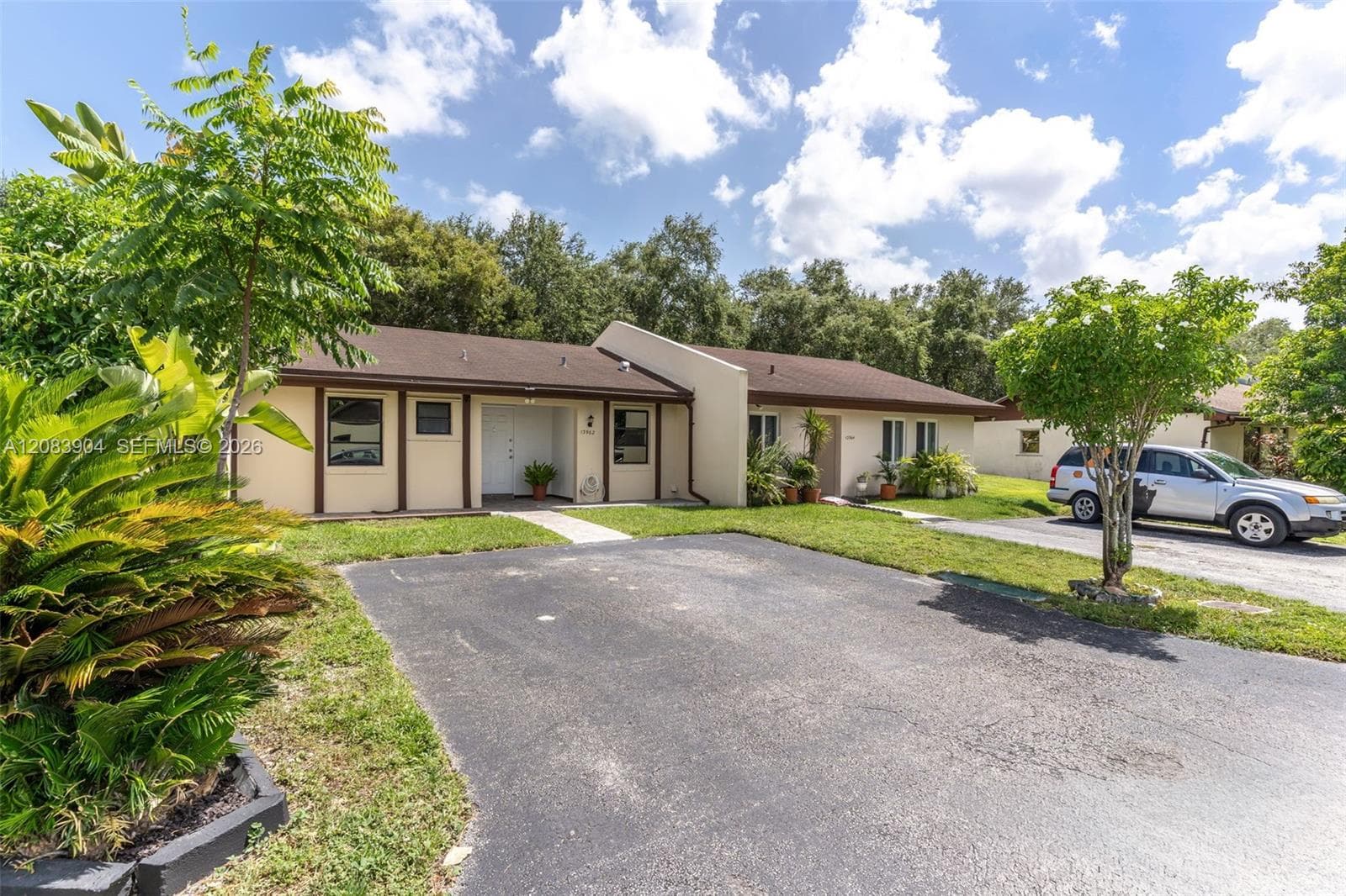 13962 SW 52 LN photo 1