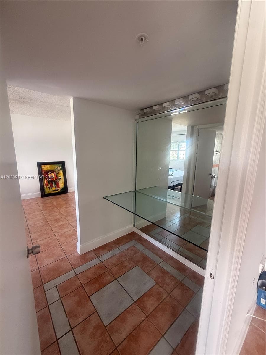 OCTAGON TOWERS I CONDO · #5B in Miami Beach - Photo 11