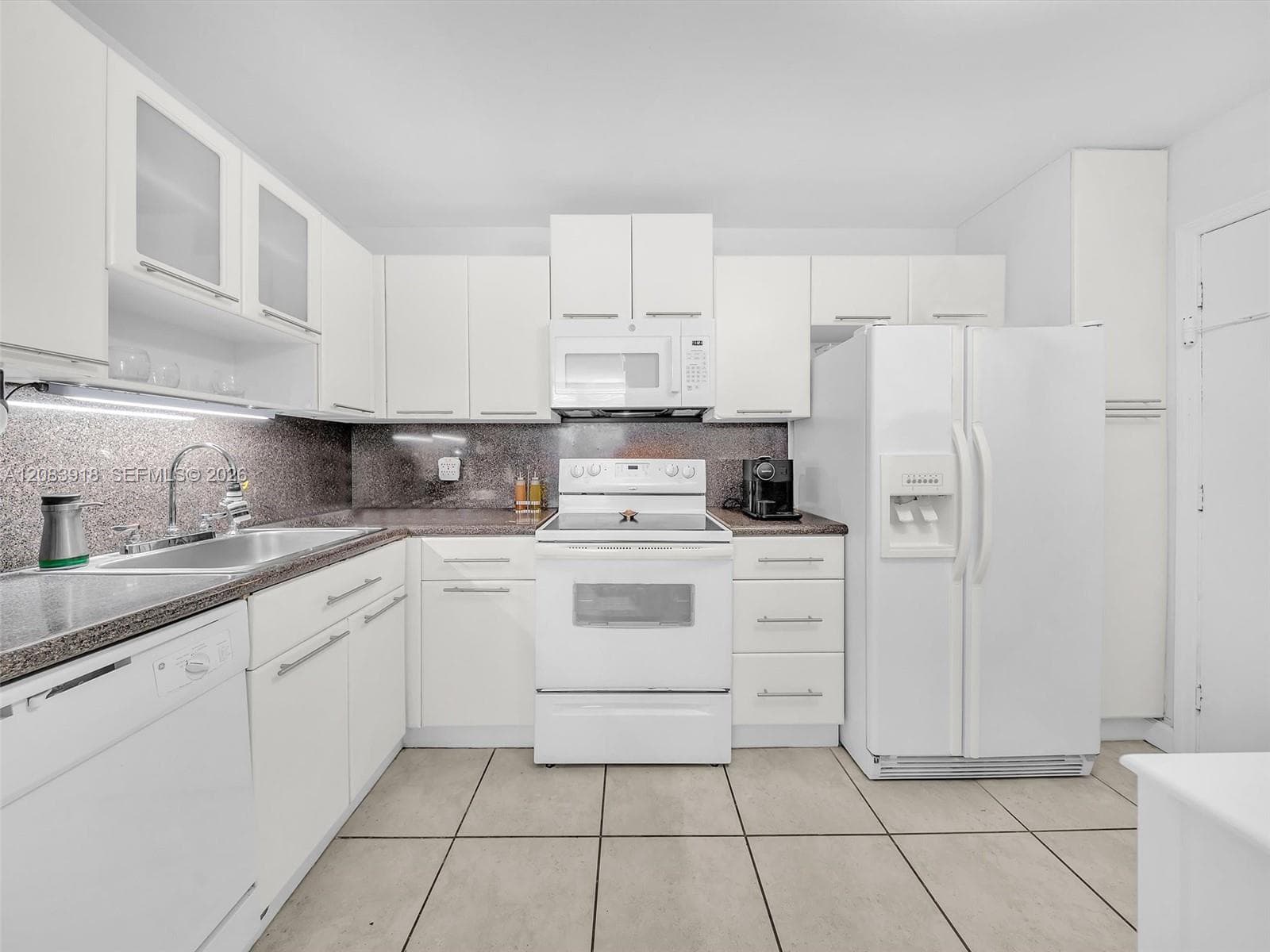Villa Bay Vista · #203 in Miami Beach - Photo 11