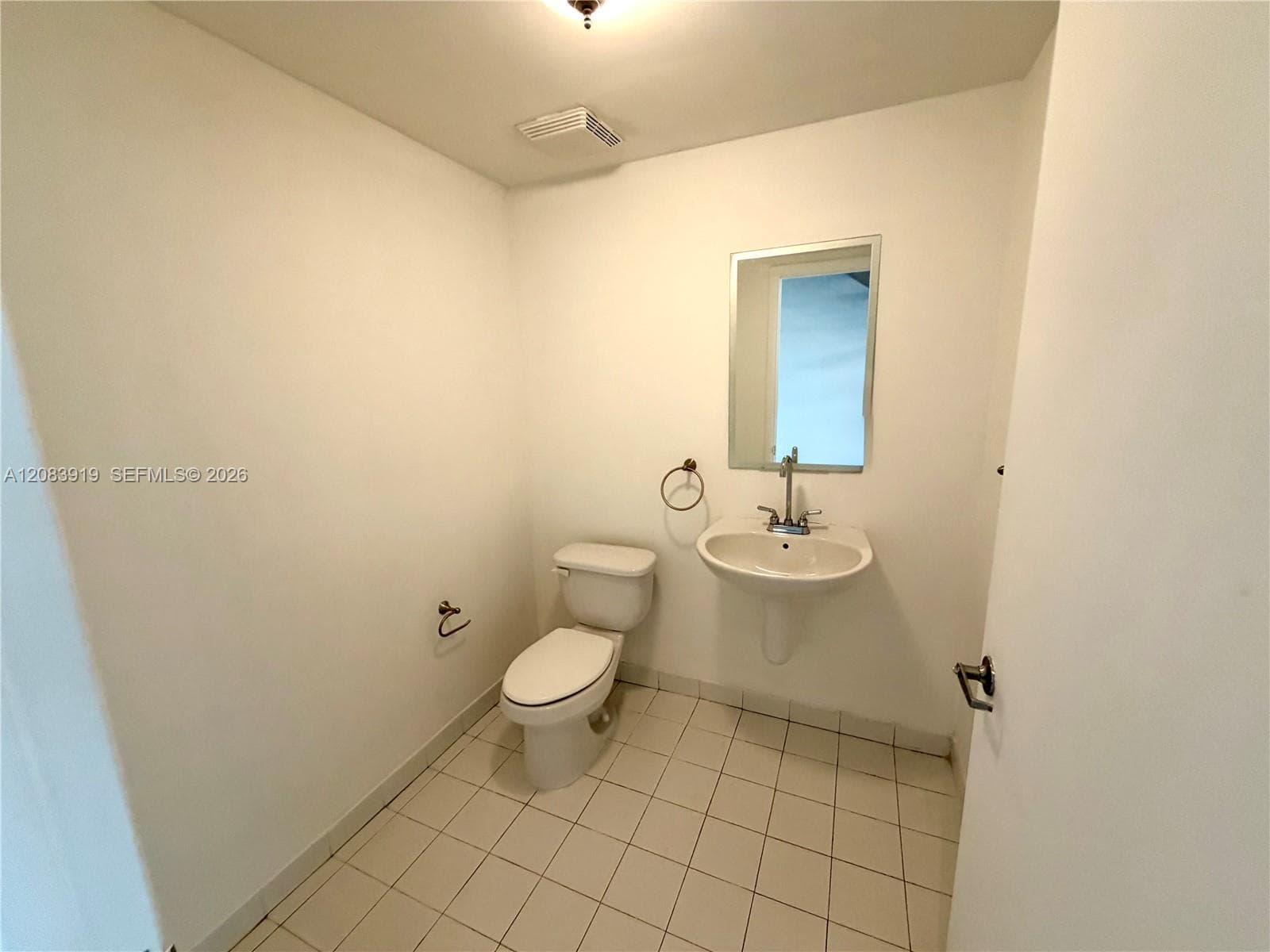 1/2 bath downstairs