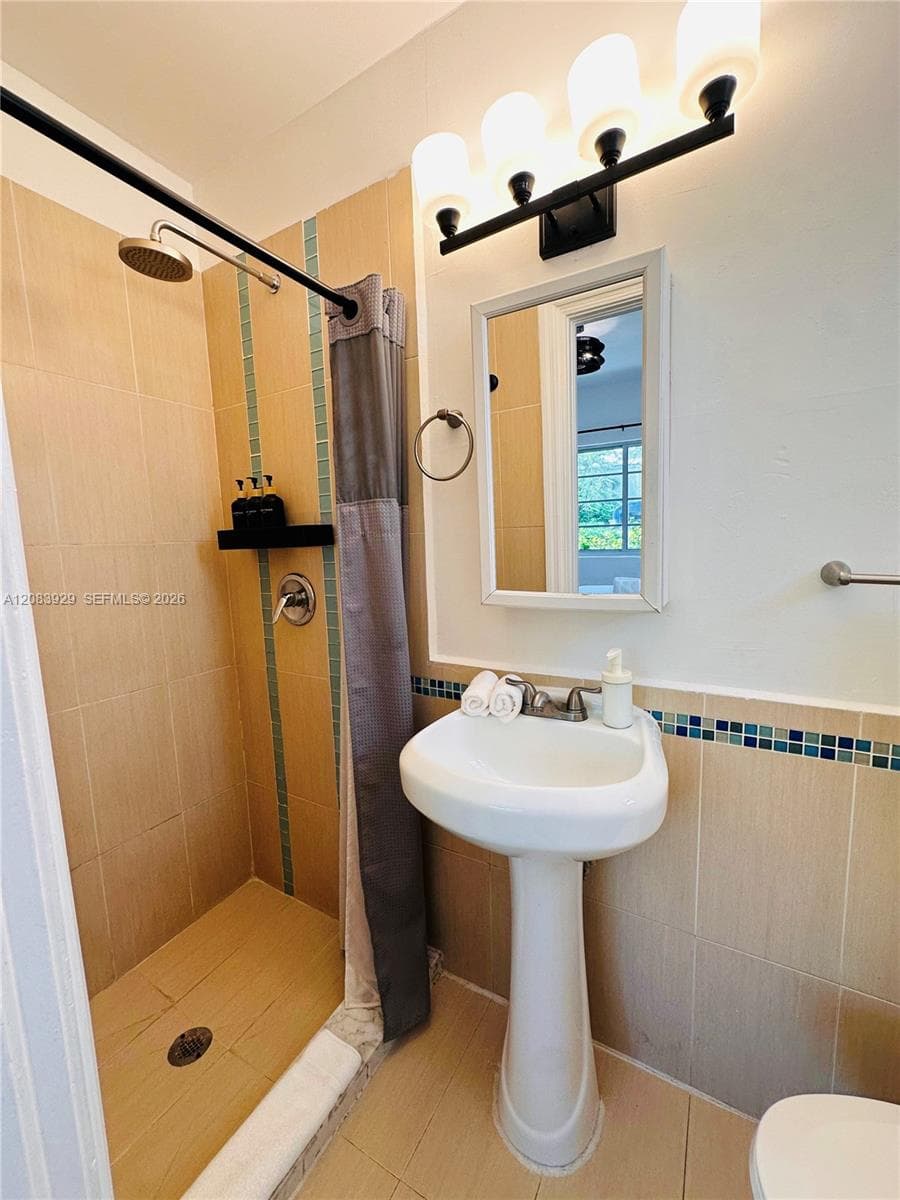 LENOX MANOR · #A in Miami Beach - Photo 37
