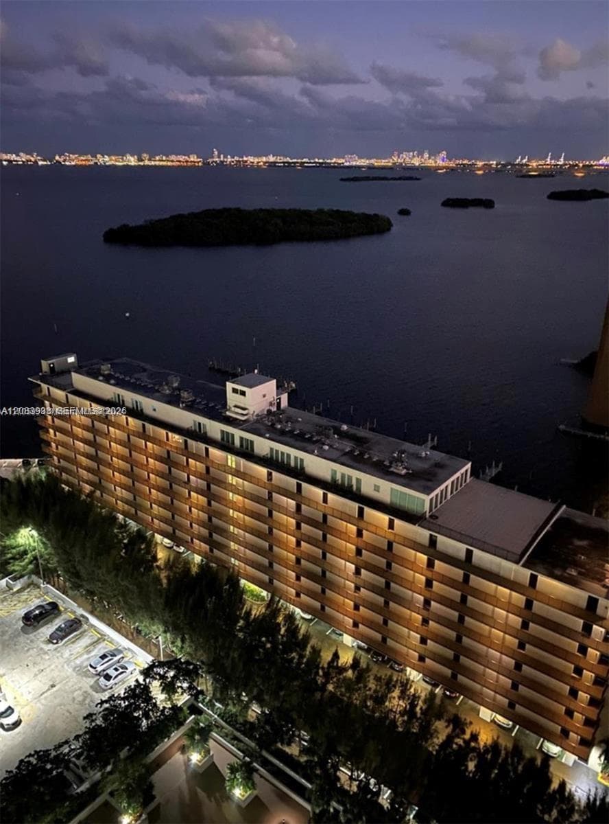 Palm Bay Condominium · #5D in Miami - Photo 31