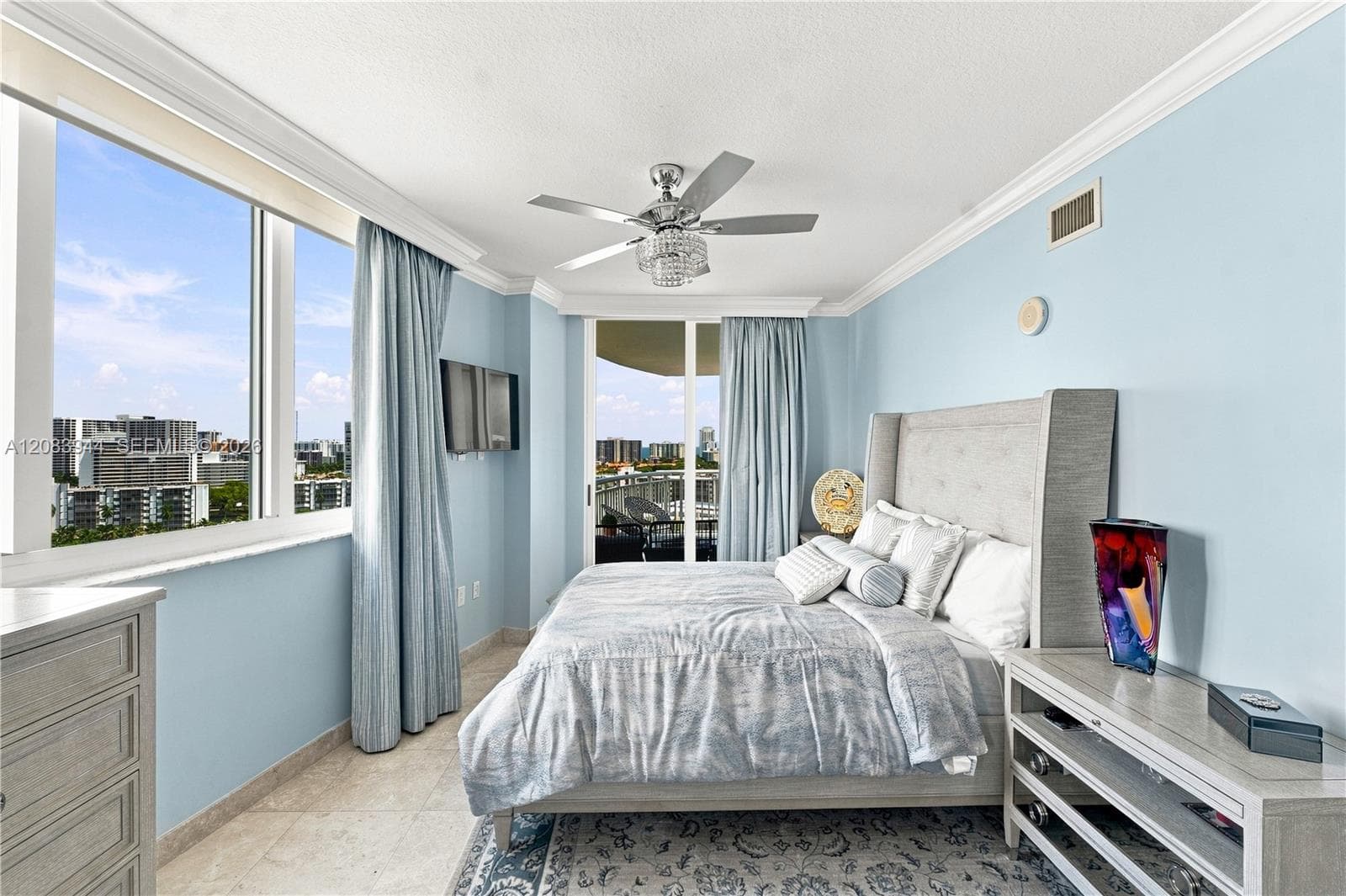 DUO · #1403E in Hallandale Beach - Photo 17