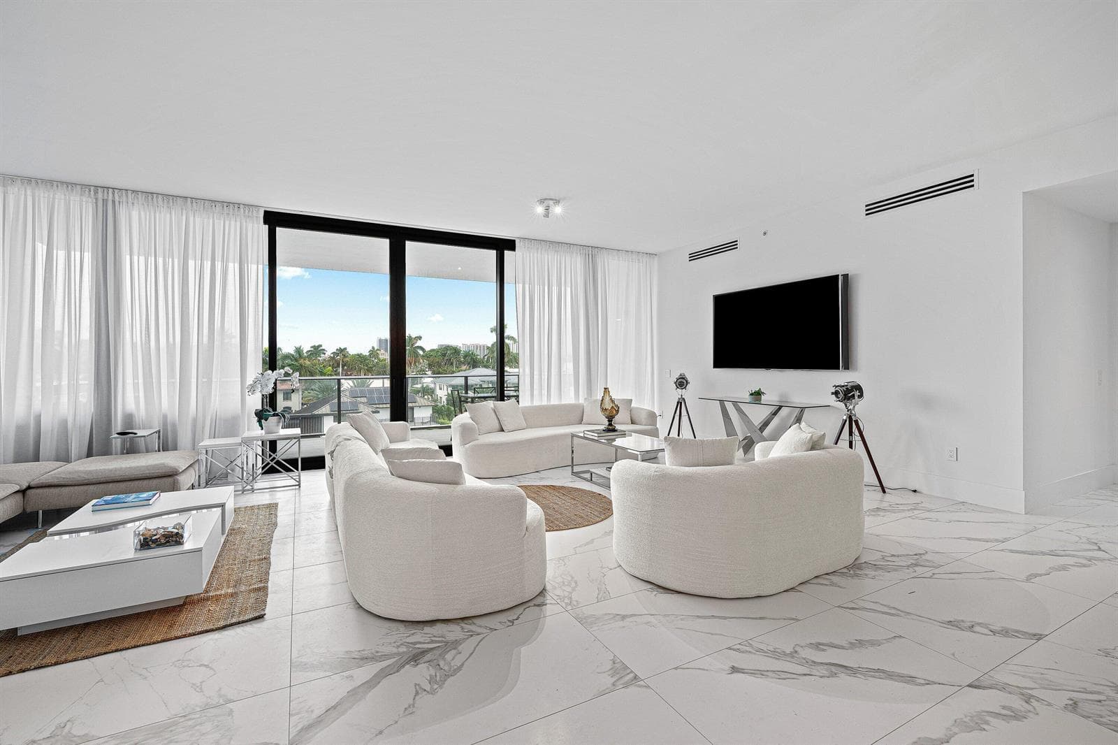 004-160IsleofVeniceDrive-403-FortLauderd