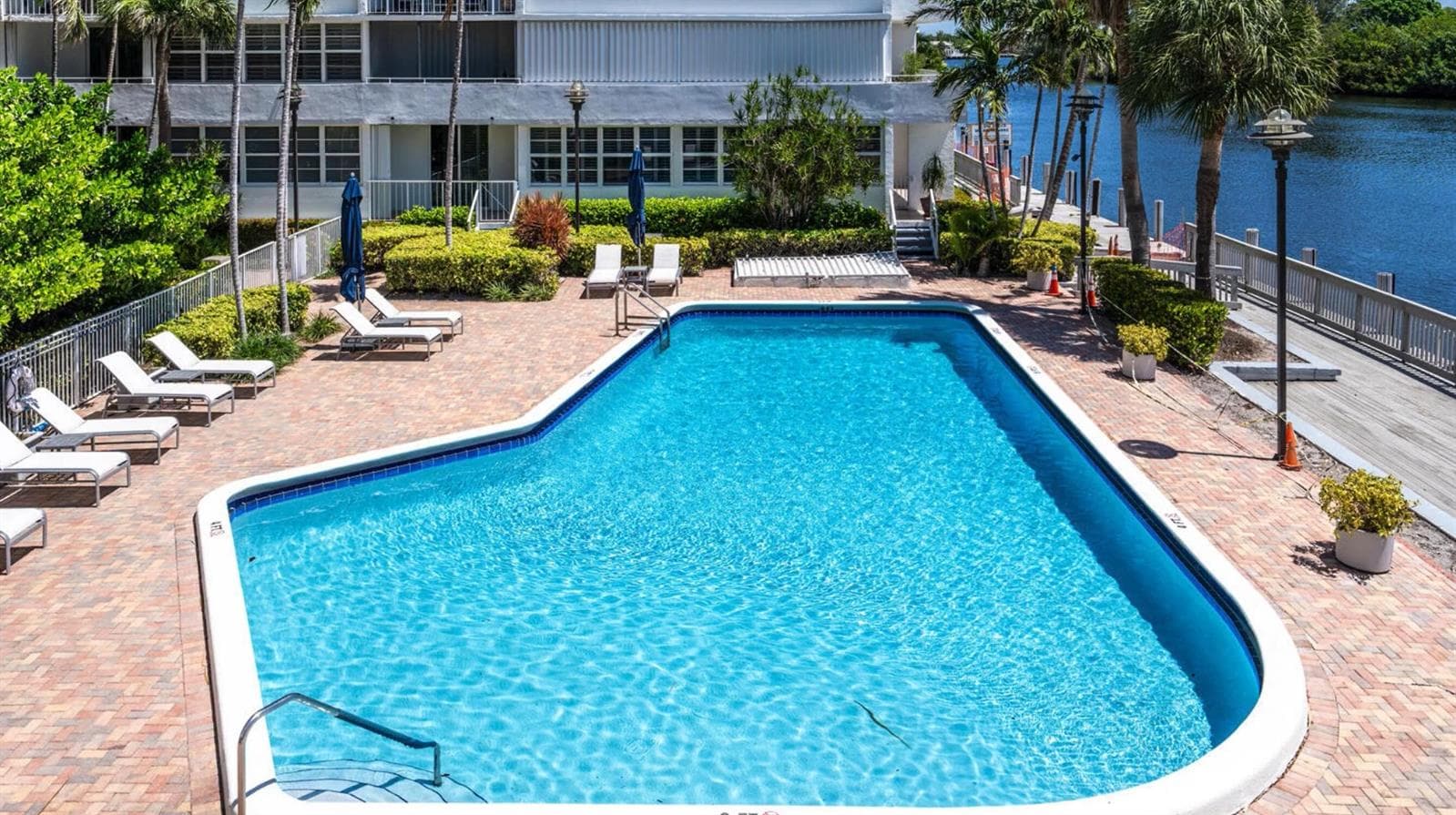 Swimming pool (1)
