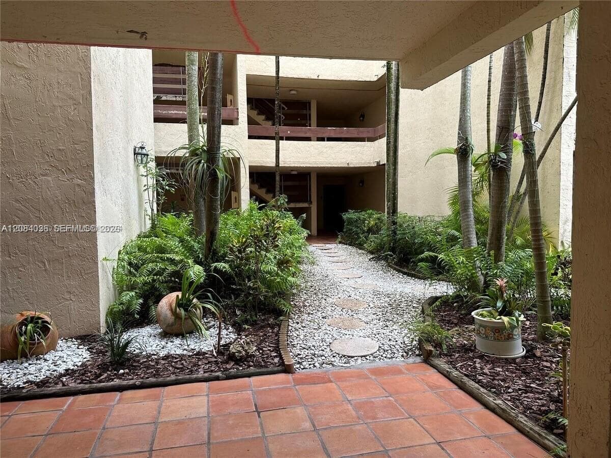 KENLAND POINTE CONDO III · #204T in Miami - Photo 1