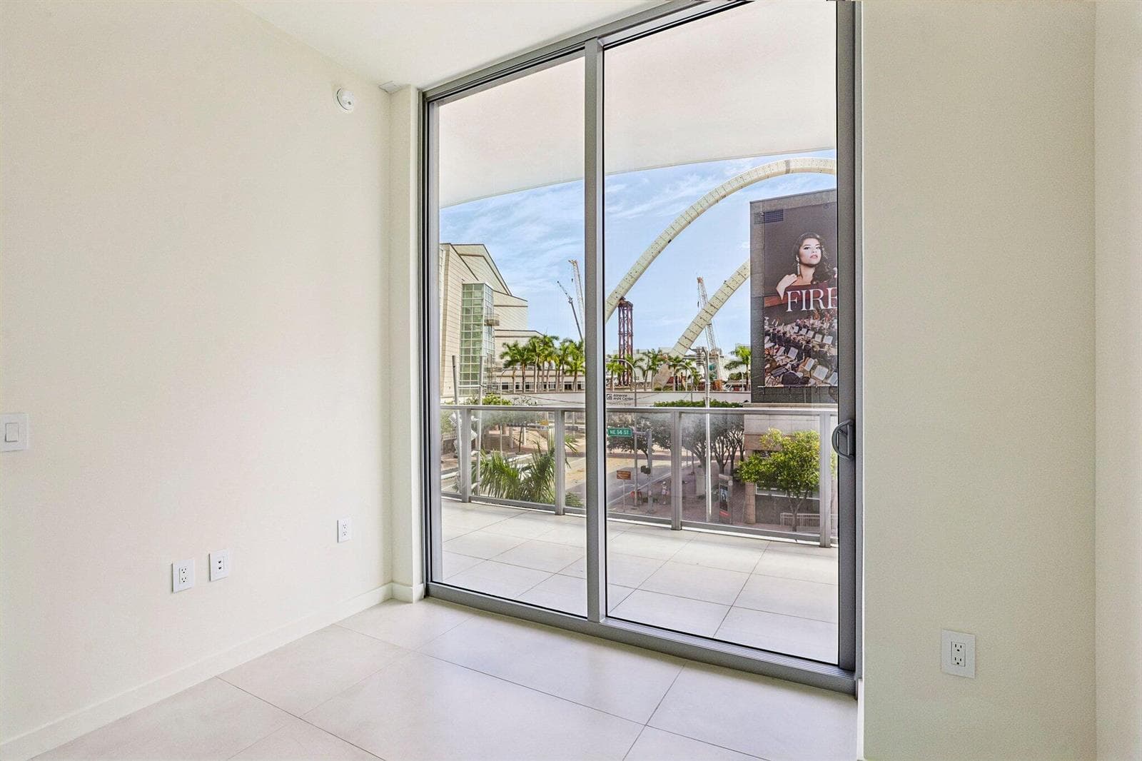 41-web-or-mls-Biscayne Blvd 201-S0409-04
