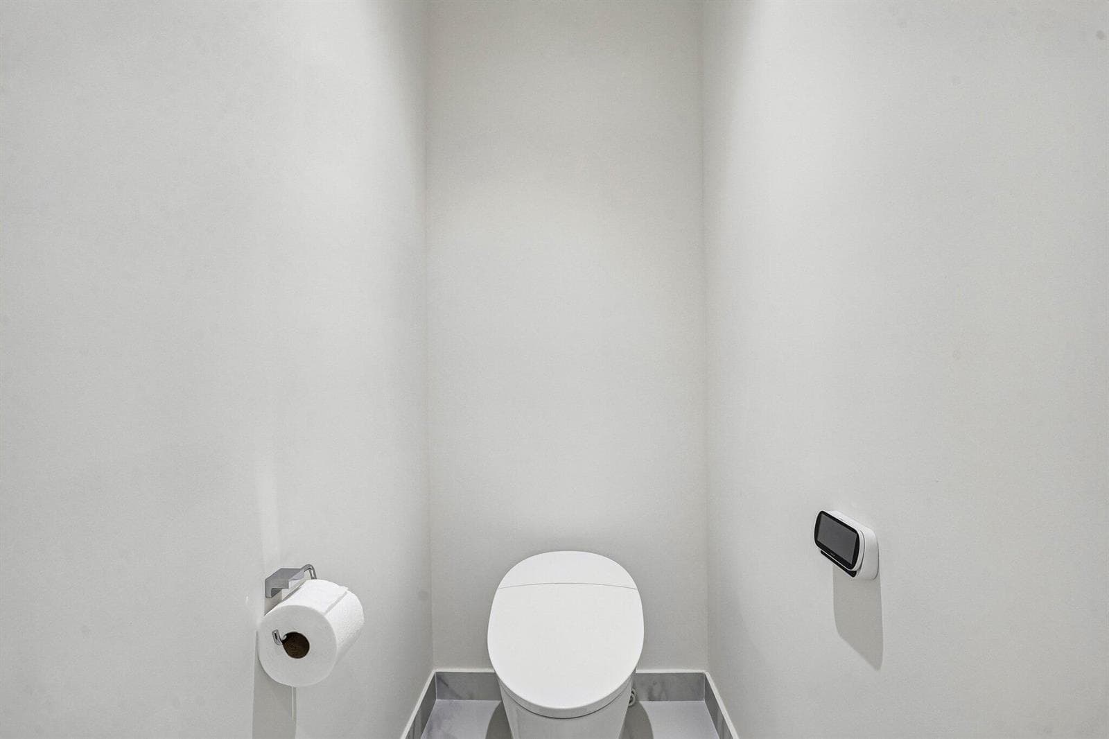 37-web-or-mls-Biscayne Blvd 201-S0409-03