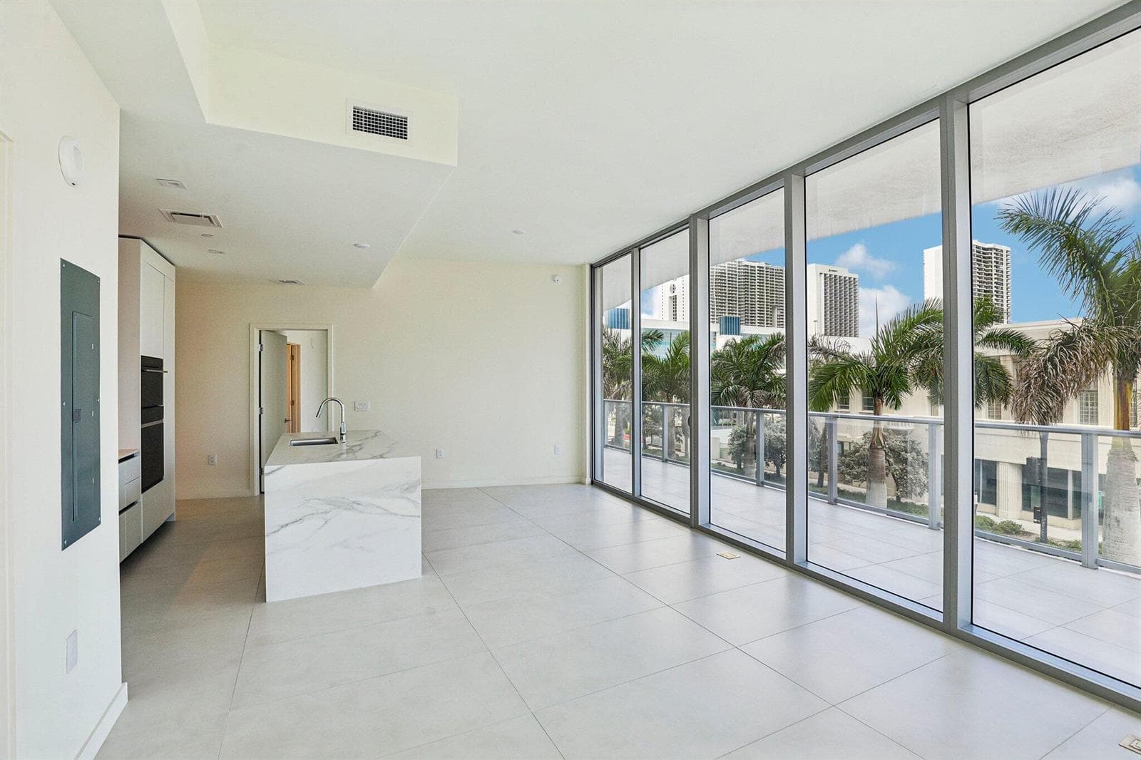 11-web-or-mls-Biscayne Blvd 201-S0409-01