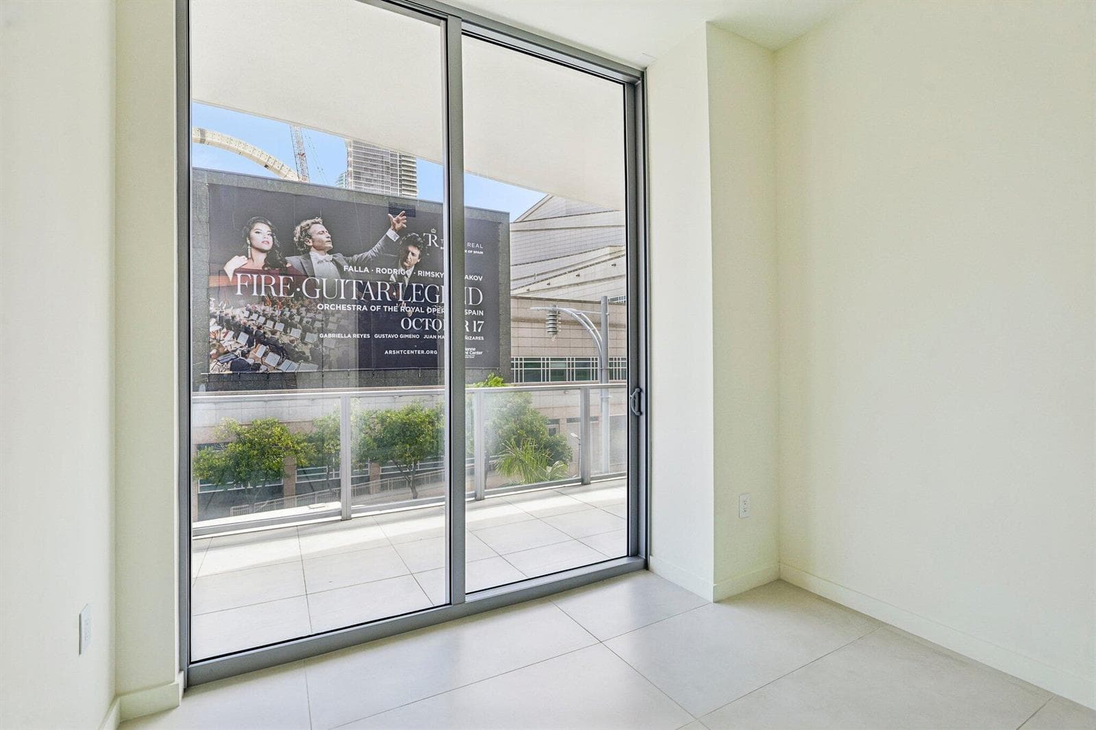 40-web-or-mls-Biscayne Blvd 201-S0409-04