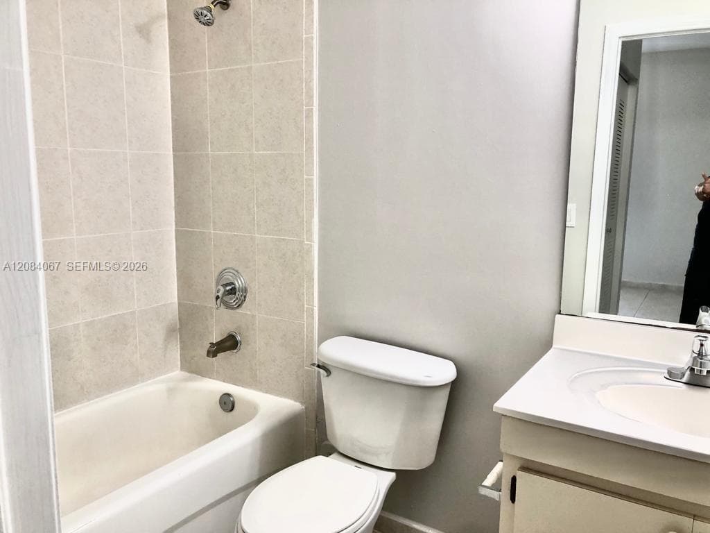 PALM GARDENS AT DORAL 1 · #107 in Doral - Photo 13