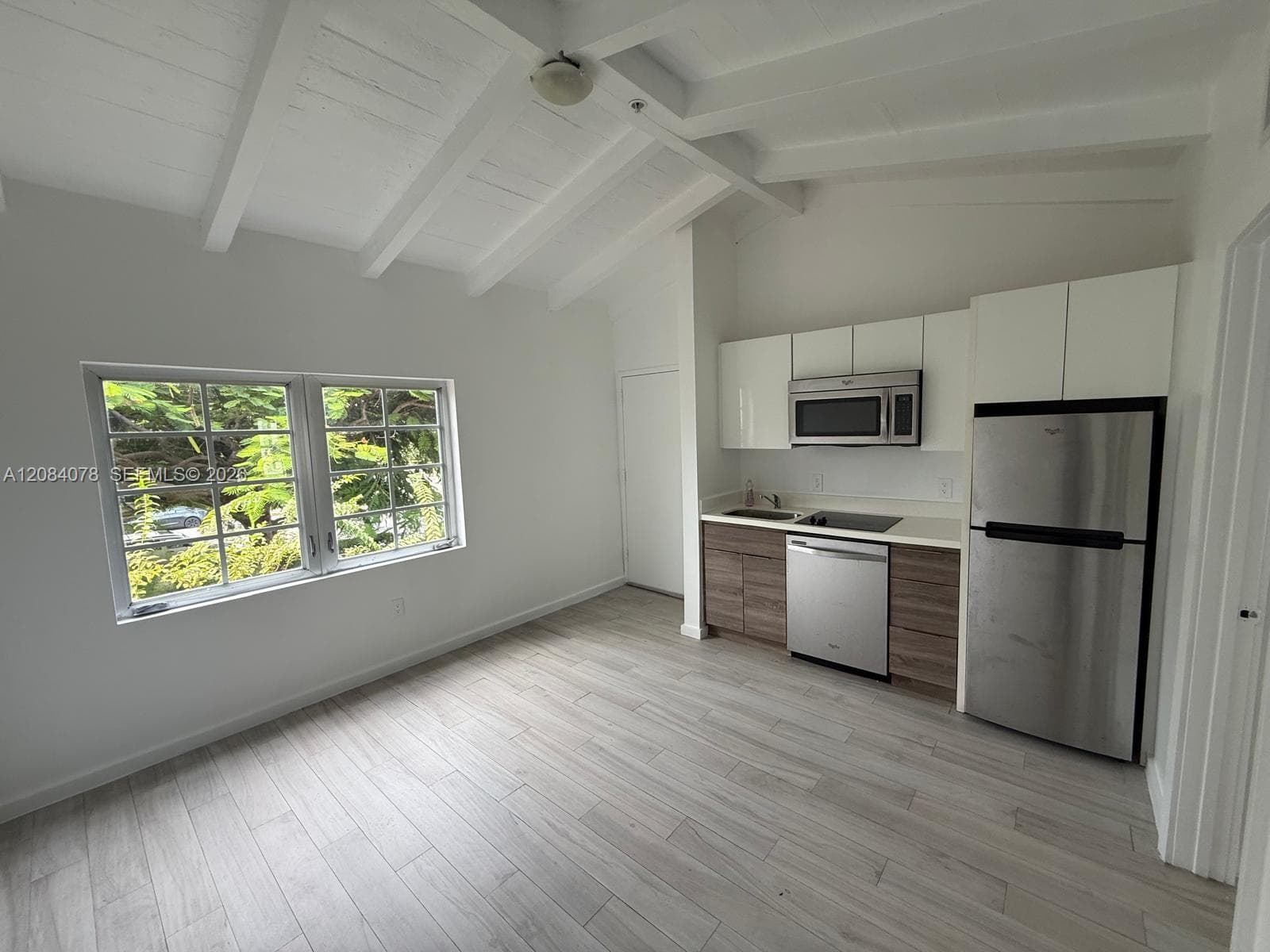 EVA CONDO · #202 in Miami Beach - Photo 4