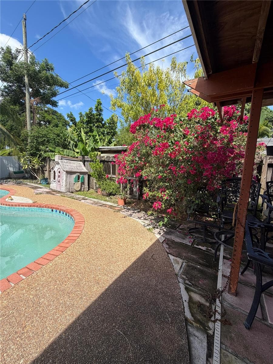 16111 SW 98th Ave photo 5