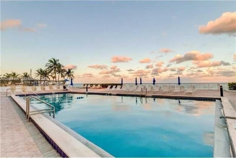 PARKER TOWER CONDO · #1703 in Hallandale Beach - Photo 3