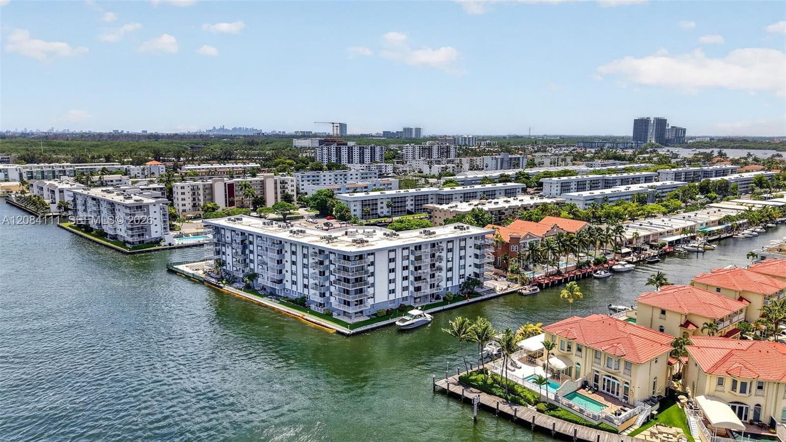 Eden Point North Condo · #606 in North Miami Beach - Photo 27