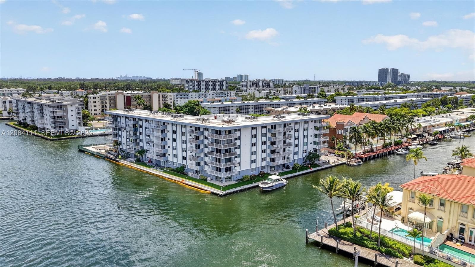 Eden Point North Condo · #606 in North Miami Beach - Photo 14