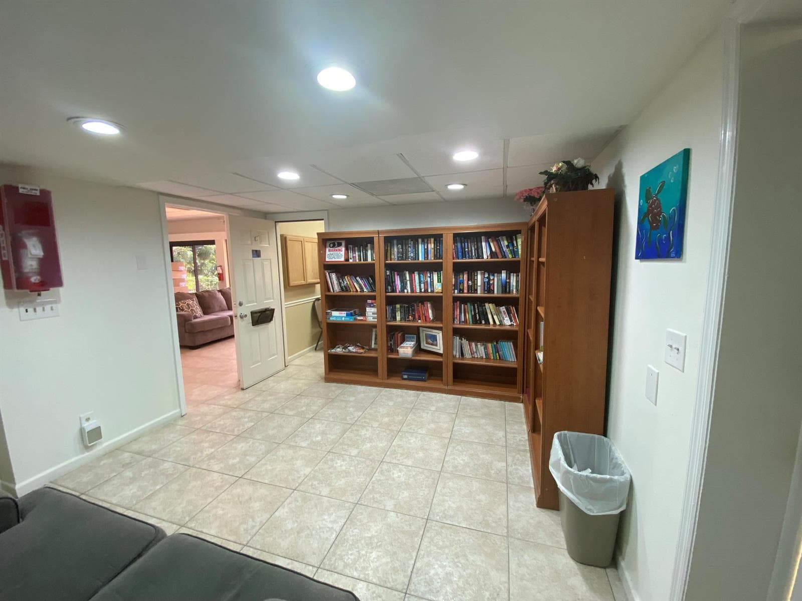Island Club- Readinng room