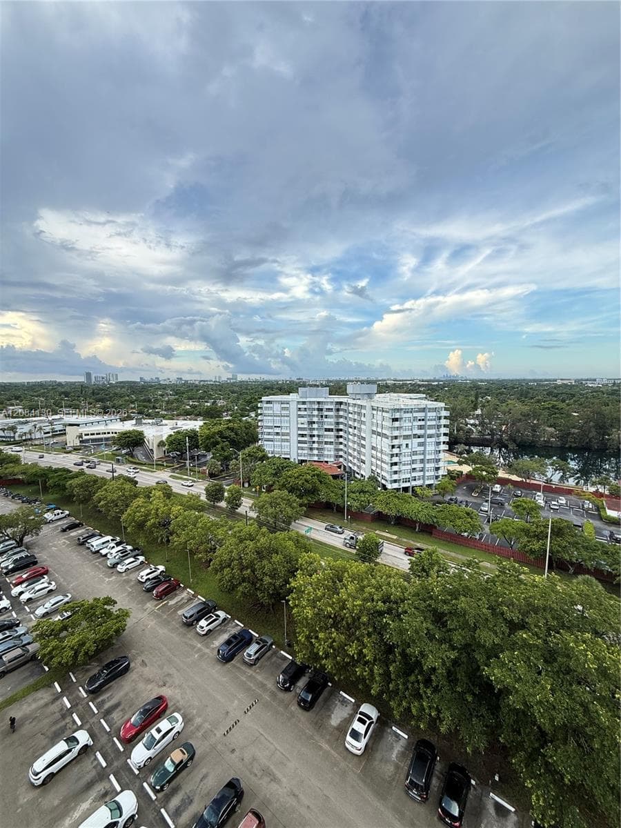 BUCKLEY TOWERS CONDO - EA · #1425E in Miami - Photo 23