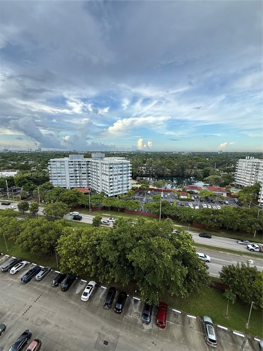 BUCKLEY TOWERS CONDO - EA · #1425E in Miami - Photo 26