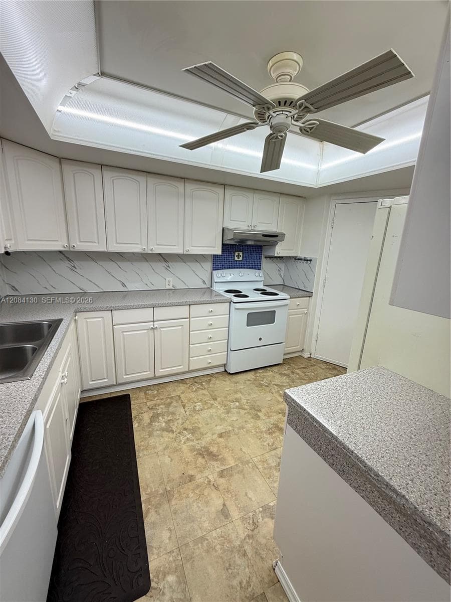 BUCKLEY TOWERS CONDO - EA · #1425E in Miami - Photo 3