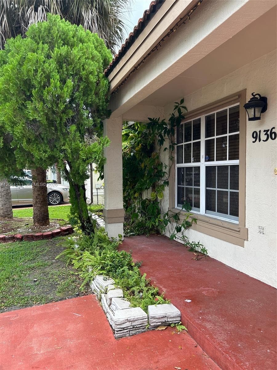 9136 NW 192nd Ter photo 1