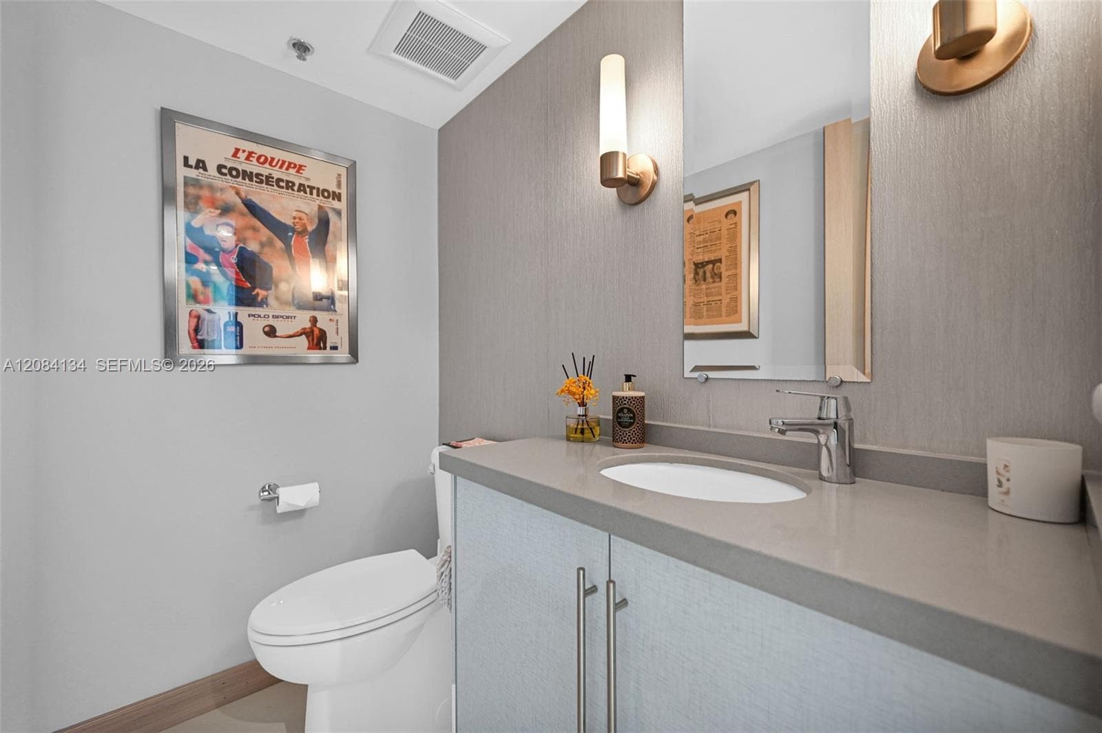 Powder Room - 1/2 Bathroom