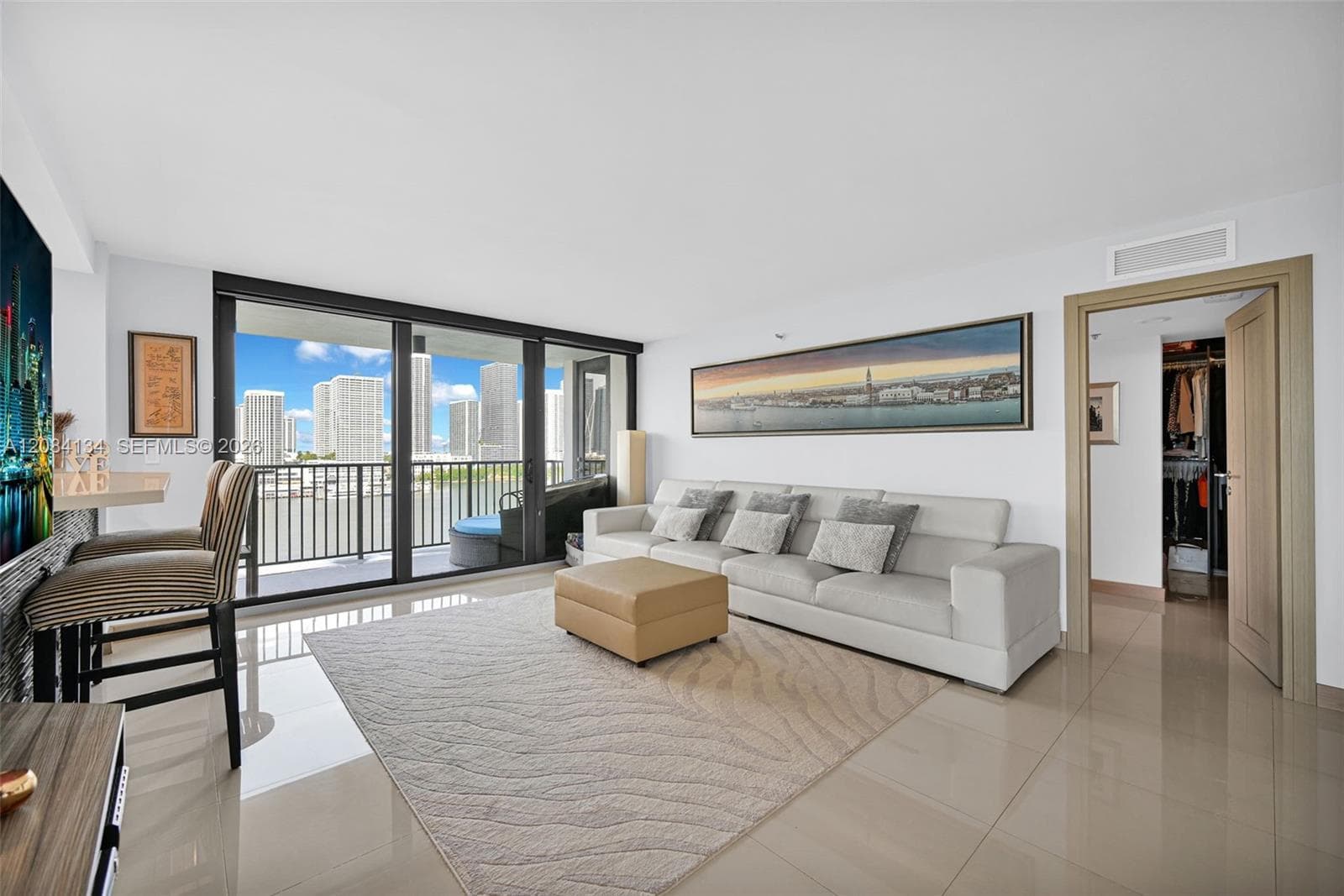 VENETIAN ISLE CONDO · #1208 in Miami - Photo 4