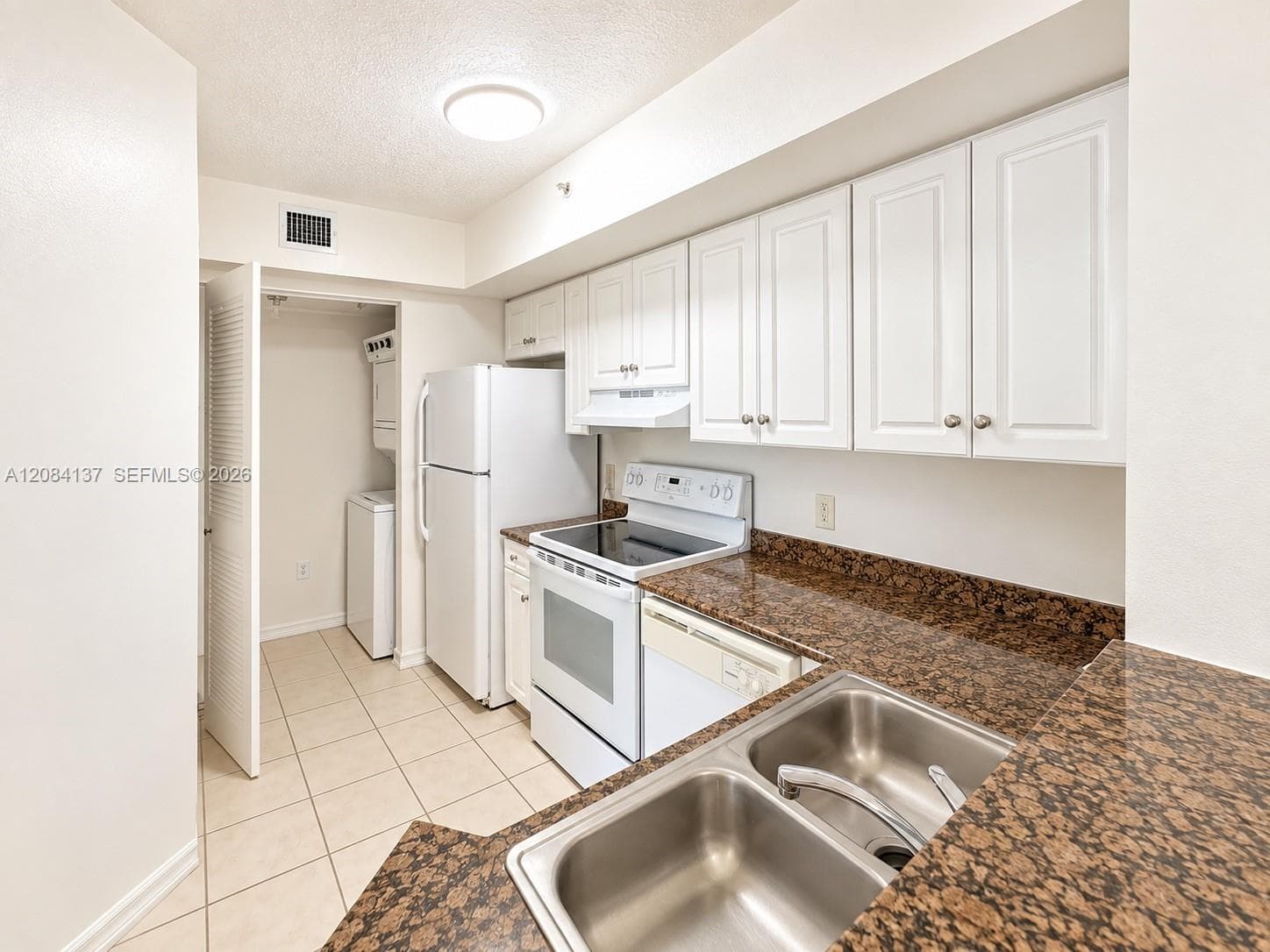 THE OAKS AT MIAMI GARDENS · #201 in Miami Gardens - Photo 4