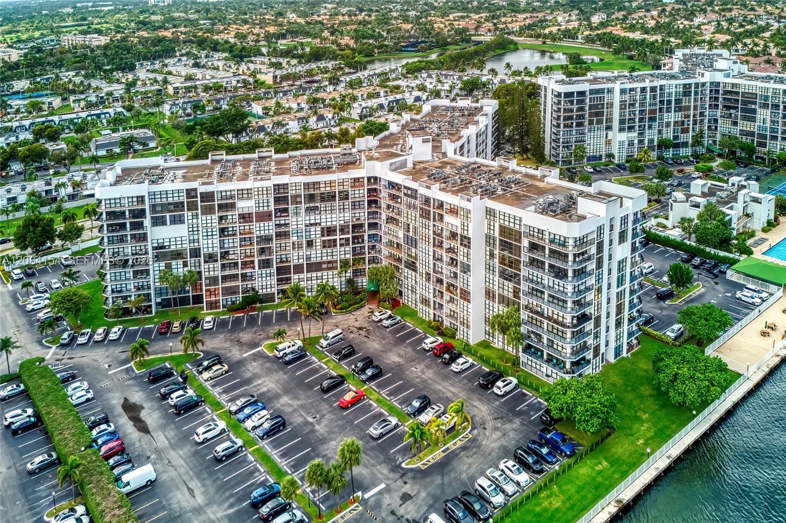 OCEANVIEW PARK CONDO · #901 in Hallandale Beach - Photo 59