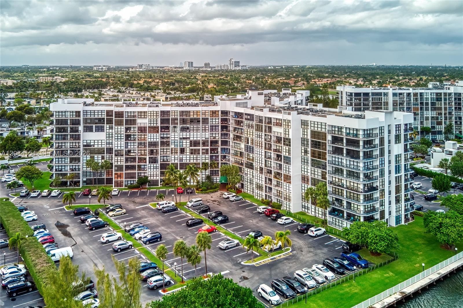 OCEANVIEW PARK CONDO · #901 in Hallandale Beach - Photo 58