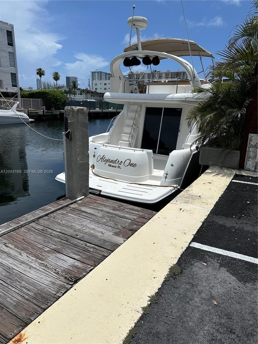 Caribbean House · #307 in North Miami Beach - Photo 16