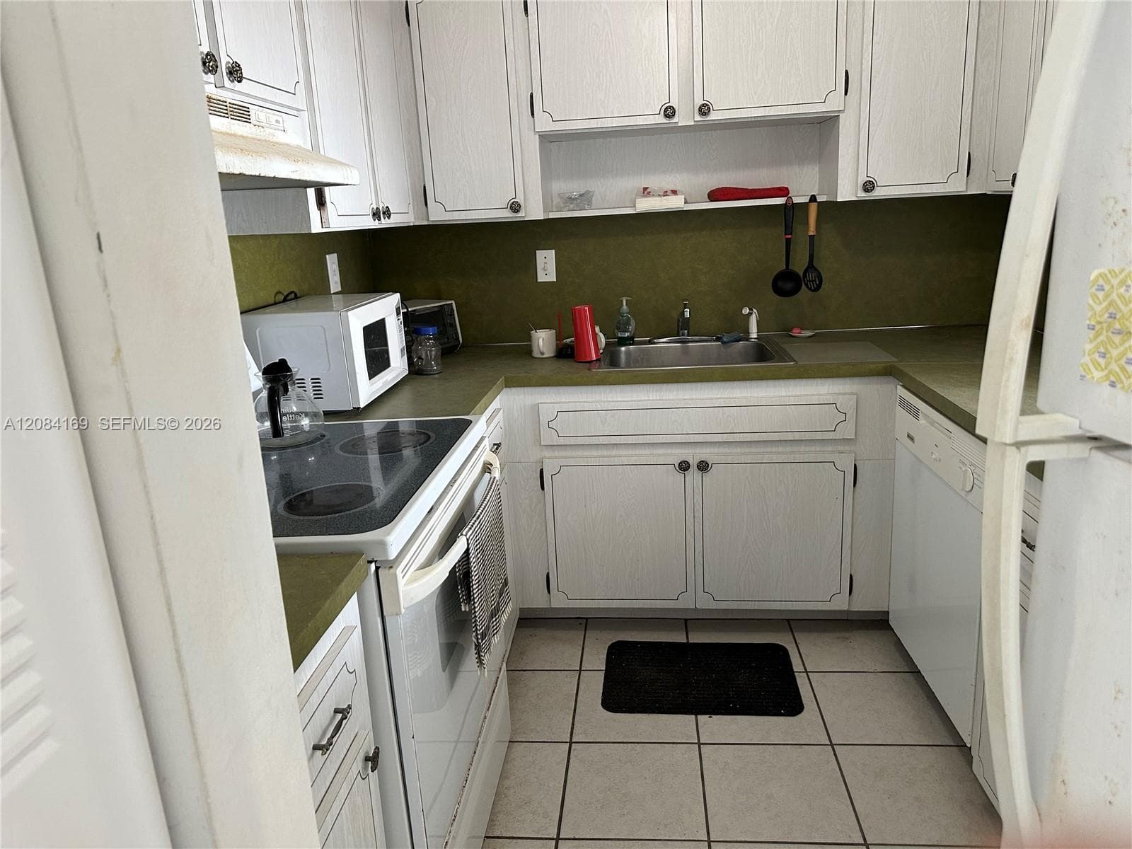 Caribbean House · #307 in North Miami Beach - Photo 5