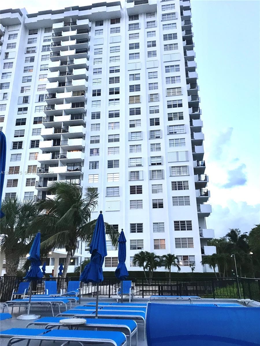 COMMODORE PLAZA · #303 in Aventura - Photo 36