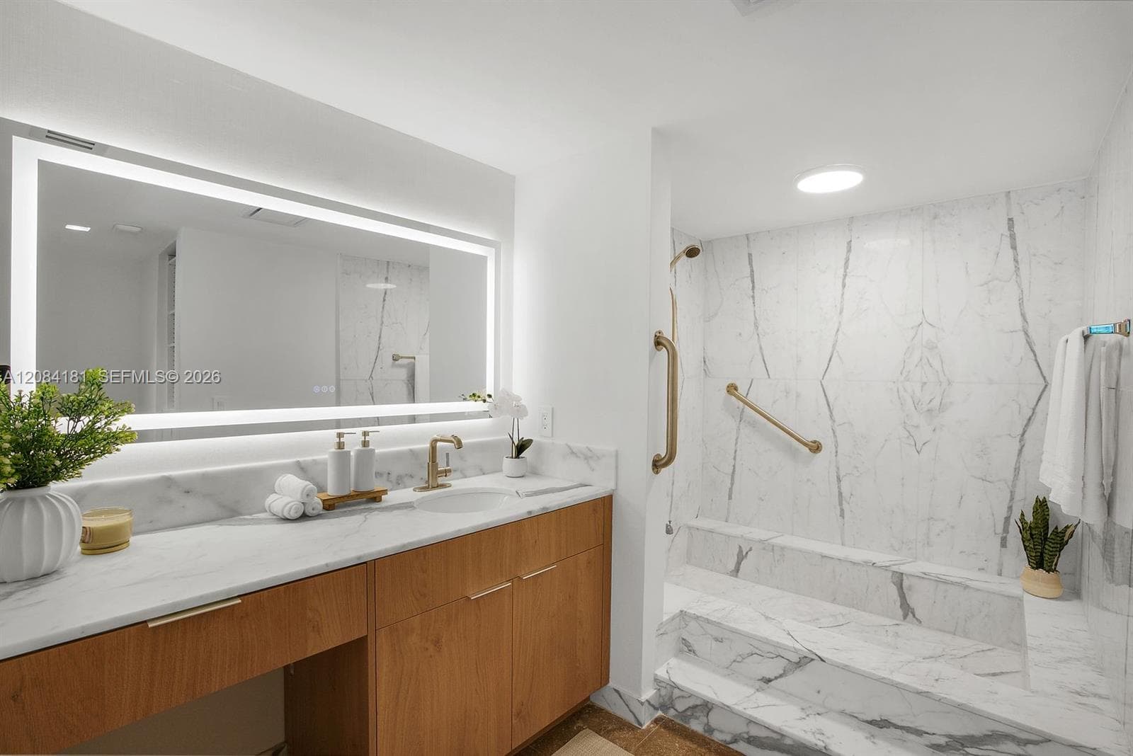 Commodore Club West · #103 in Key Biscayne - Photo 27