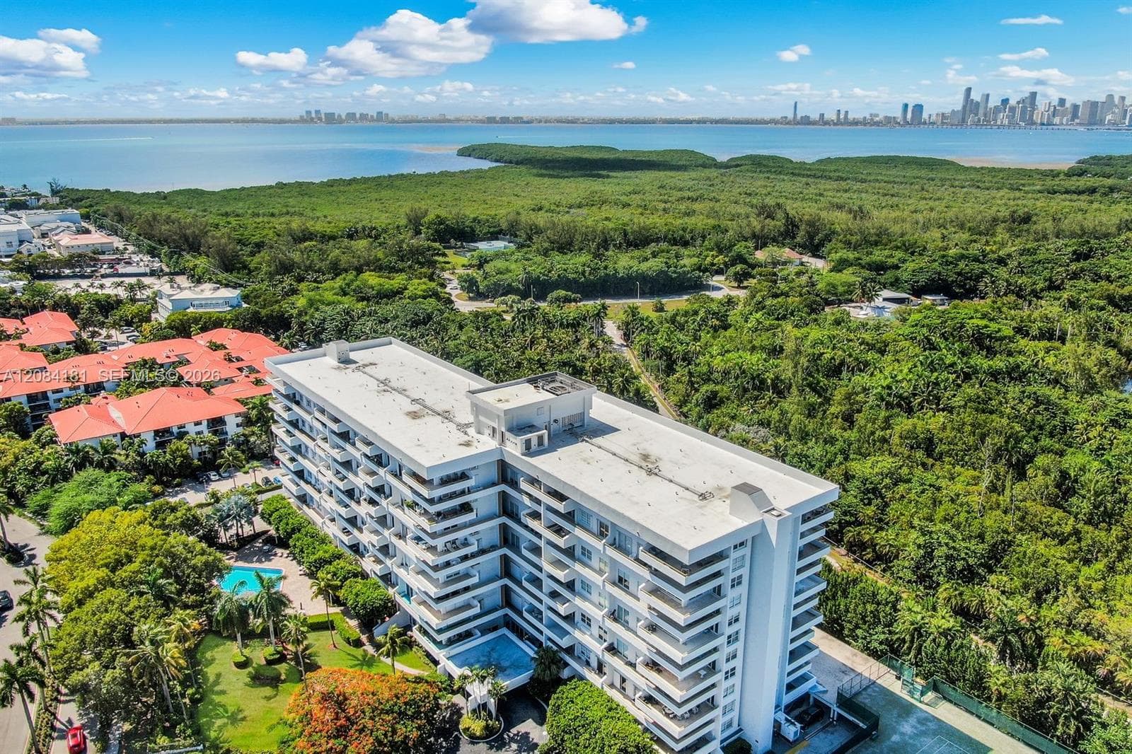 Commodore Club West · #103 in Key Biscayne - Photo 12