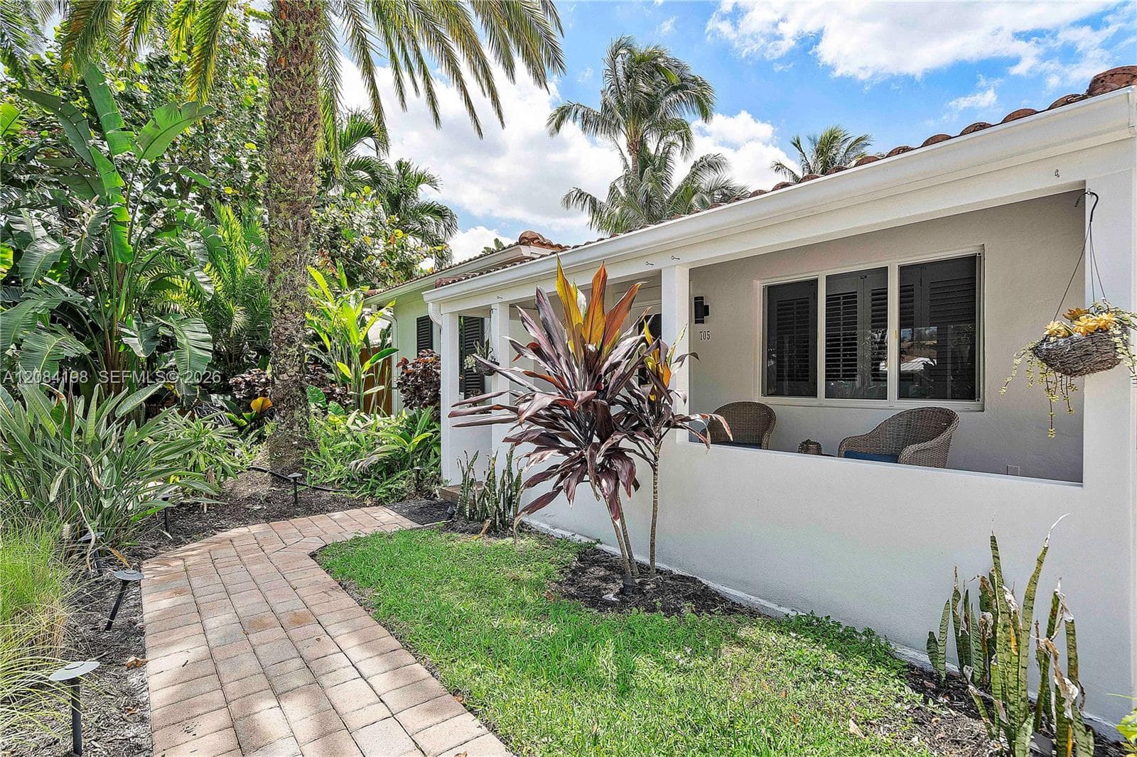 705 SW 8th Ave photo 32