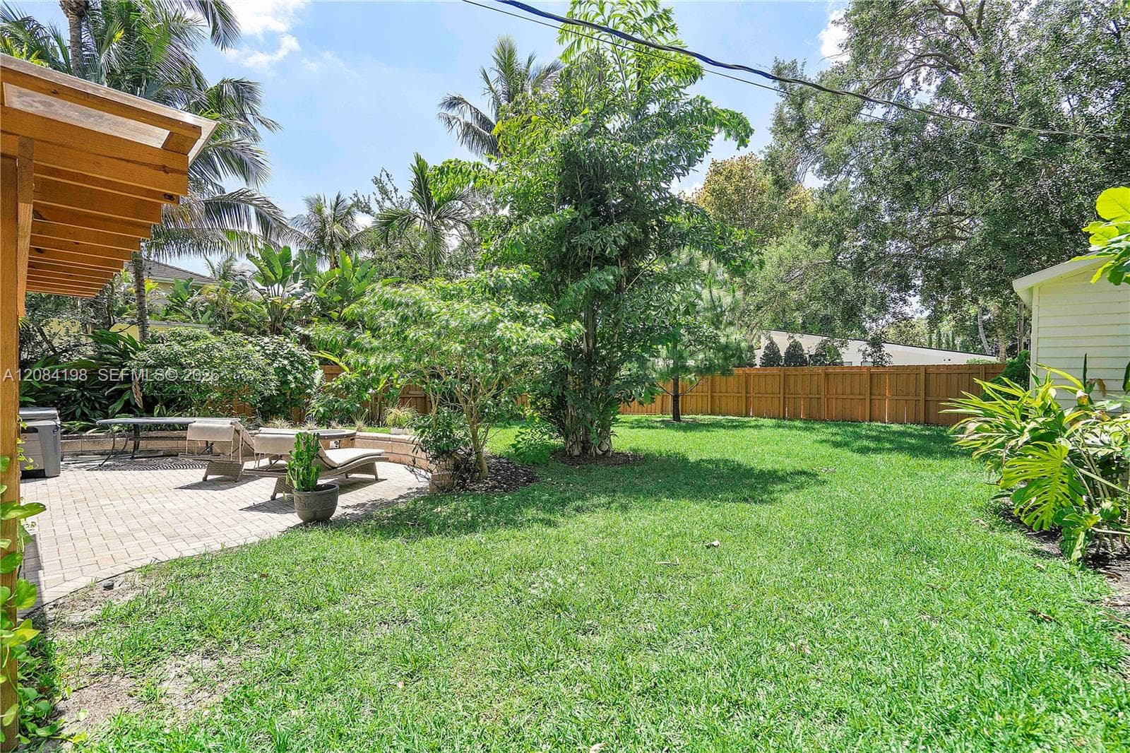 705 SW 8th Ave photo 28