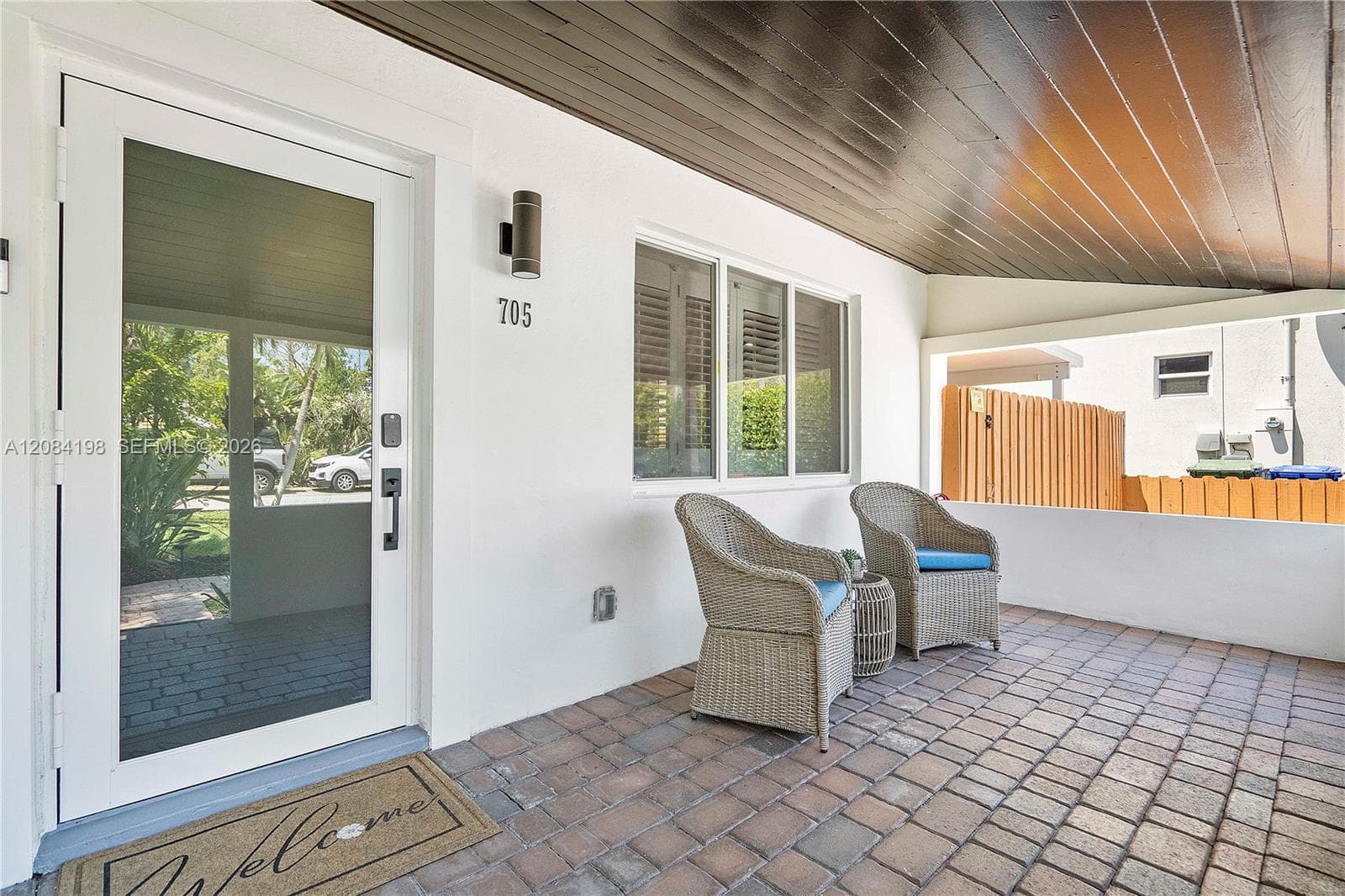 705 SW 8th Ave photo 30
