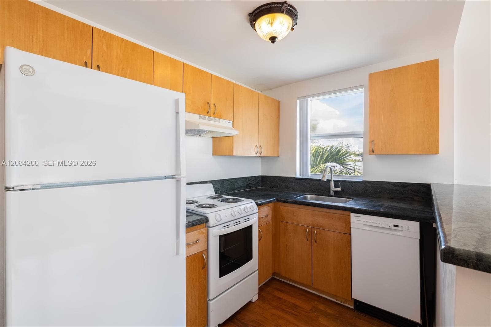 THE RUSKIN CONDO · #302 in Miami Beach - Photo 4