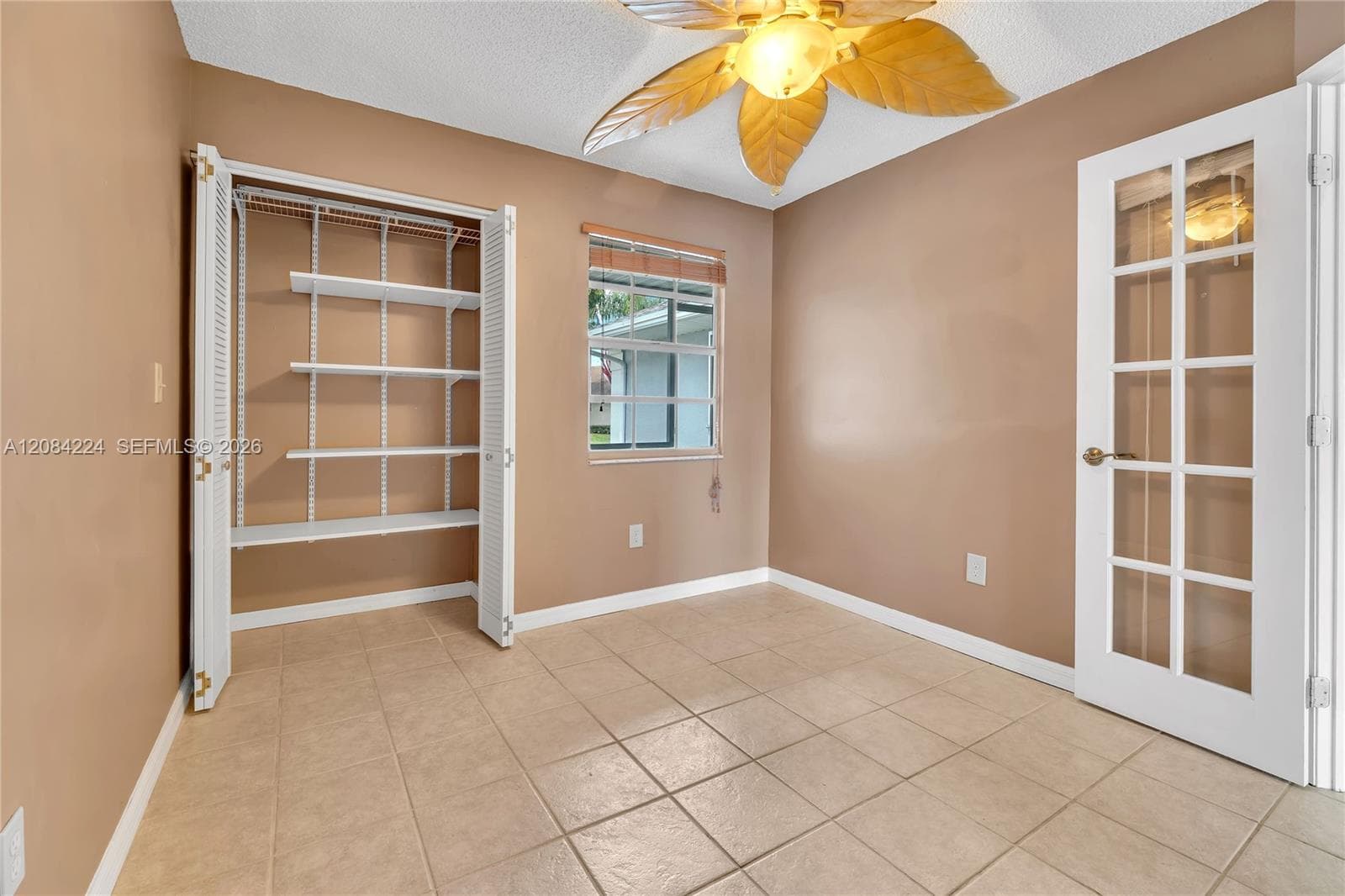 685 SE 25th Ln photo 13