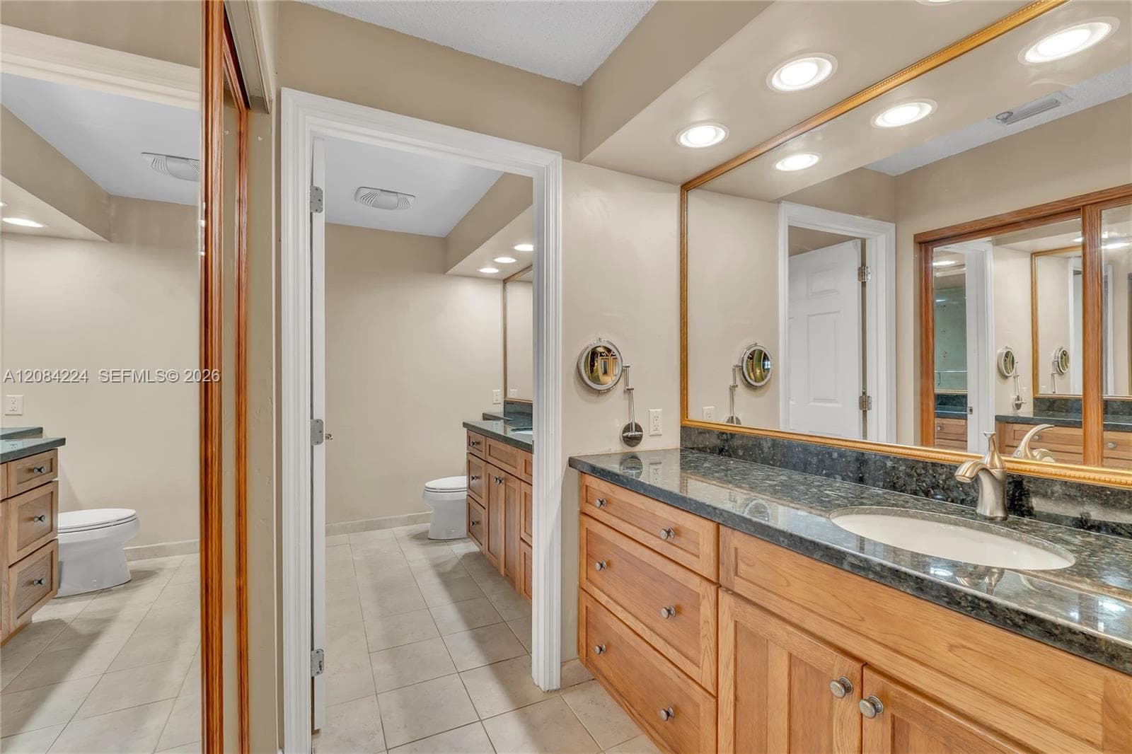 685 SE 25th Ln photo 25