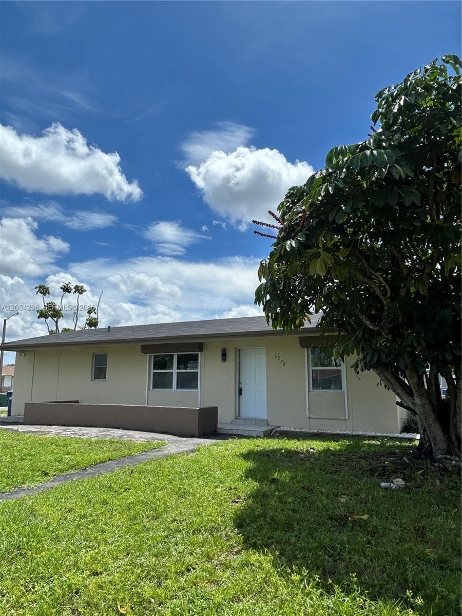 3270 NW 196th Ln photo 2