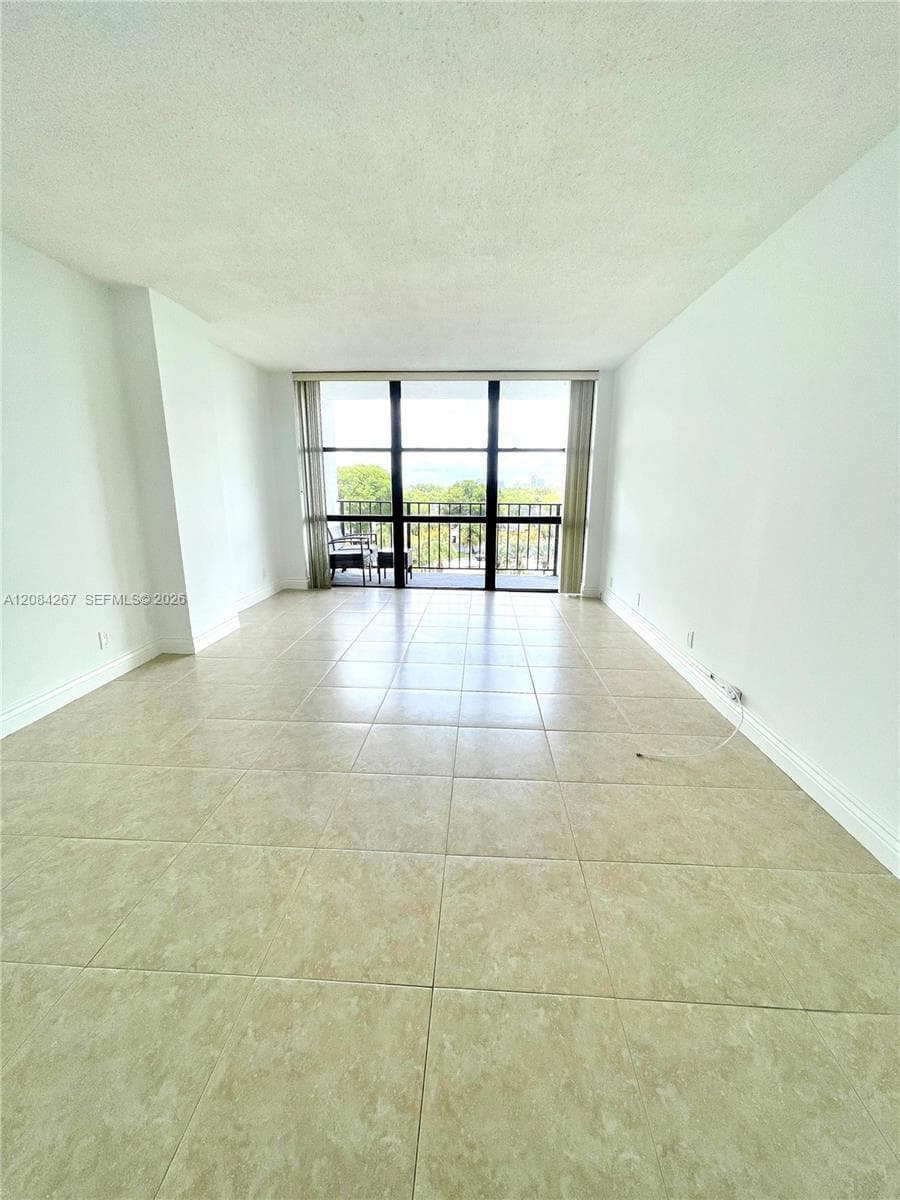 OCEANVIEW PARK CONDO · #527 in Hallandale Beach - Photo 2