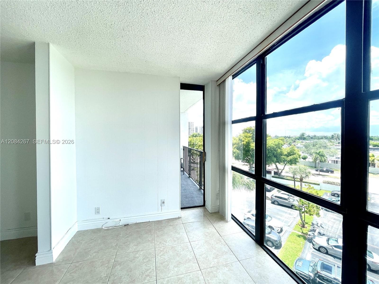 OCEANVIEW PARK CONDO · #527 in Hallandale Beach - Photo 12