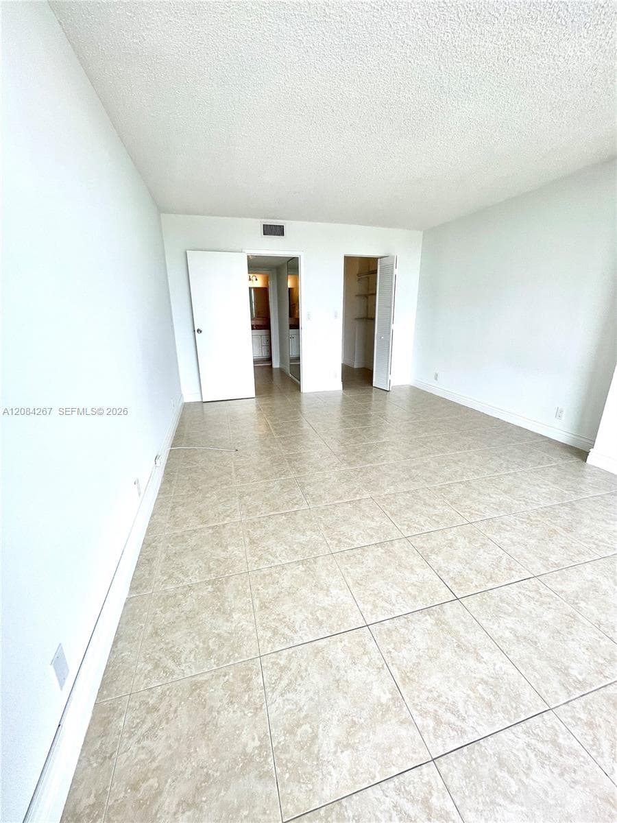 OCEANVIEW PARK CONDO · #527 in Hallandale Beach - Photo 5