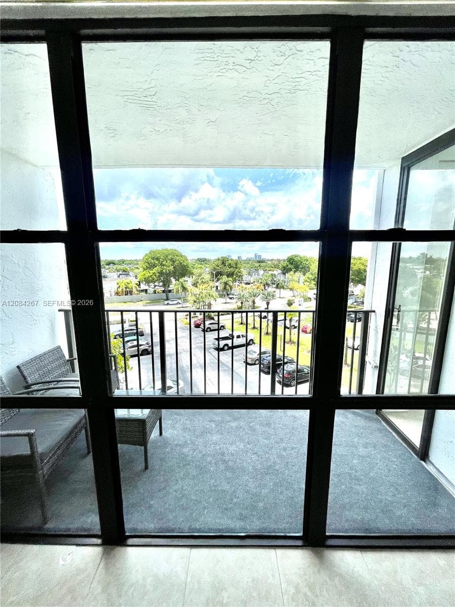 OCEANVIEW PARK CONDO · #527 in Hallandale Beach - Photo 4
