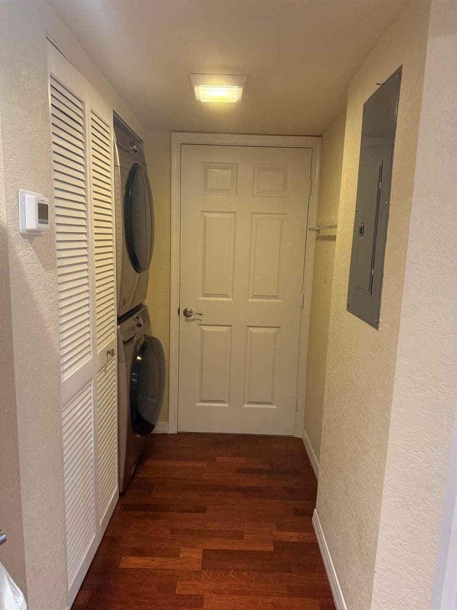 Hall/Laundry