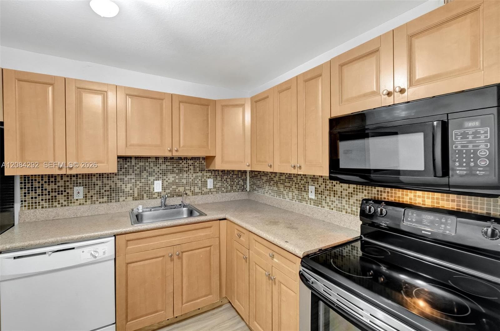 DORAL GARDENS II CONDO · #102 in Doral - Photo 3