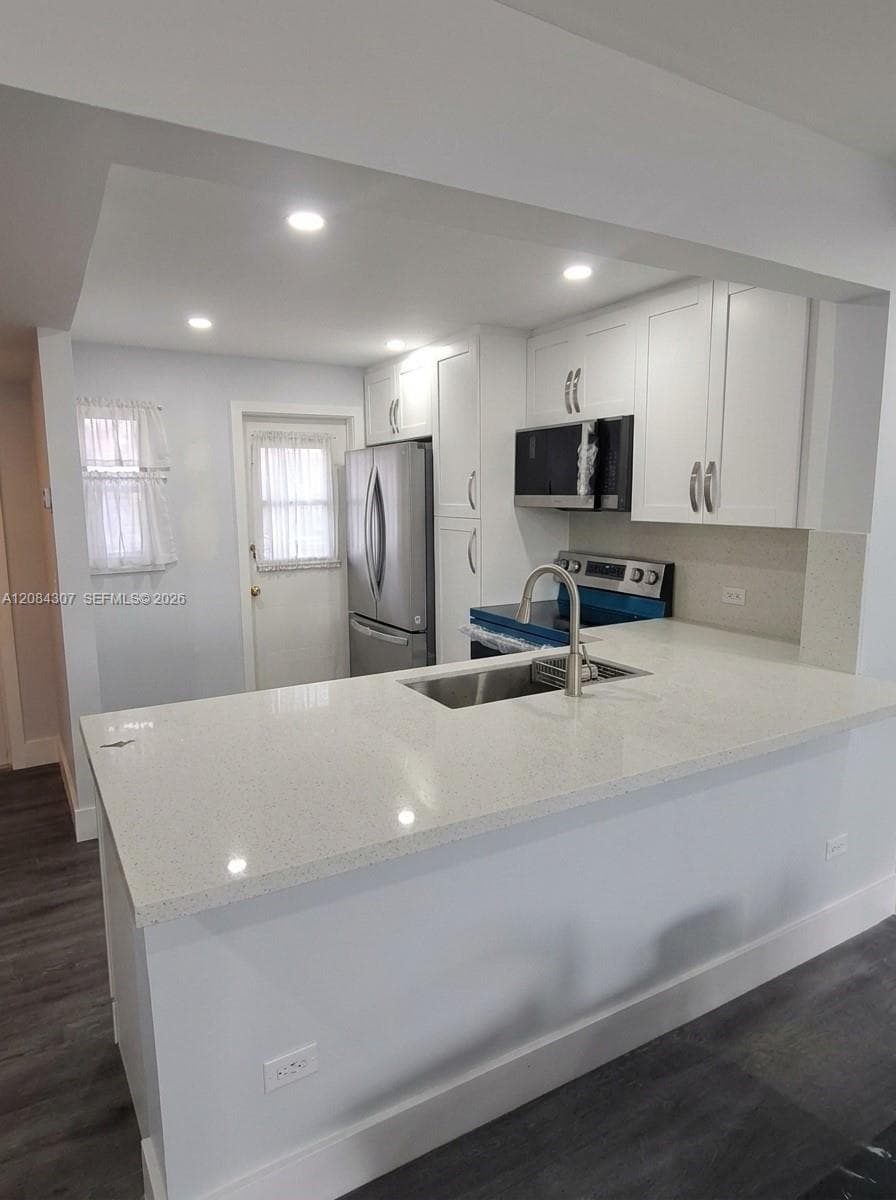 ROYAL OAKS CONDO · #332 in Miami - Photo 3