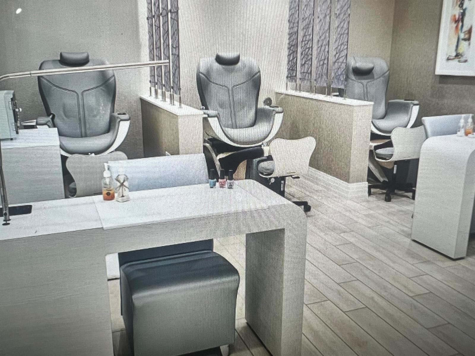 NAIL SALON